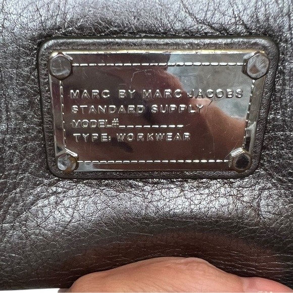 Marc By Marc Jacobs Pewter Continental Classic Q Zip Around Leather Wallet - Picture 7 of 13